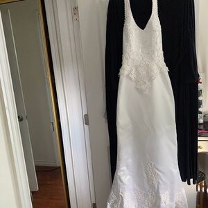 Elegant Lace White Wedding Dress